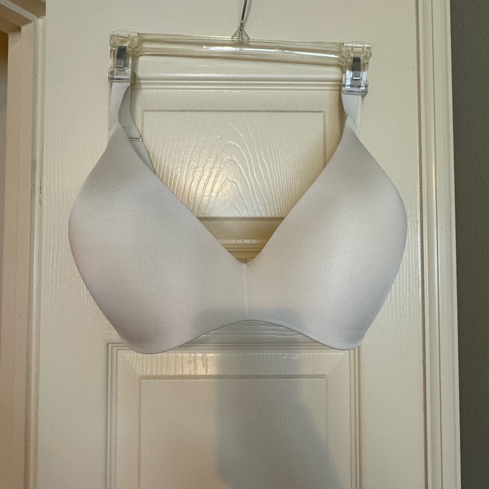 SKIMS White Wireless Bra NWOTs
